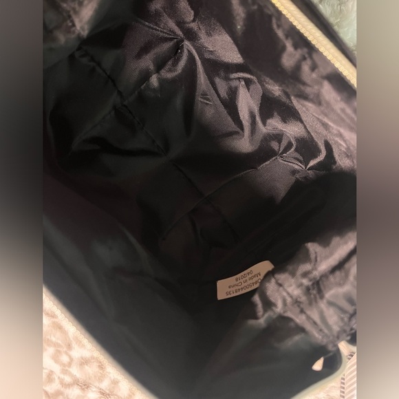 Makeup bag bundle - Picture 4 of 5